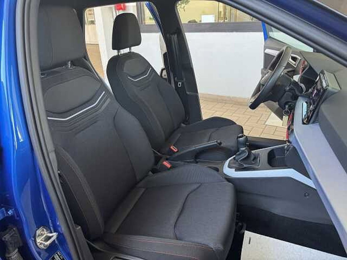 SEAT Arona 1.0 ecotsi FR 95cv (12)