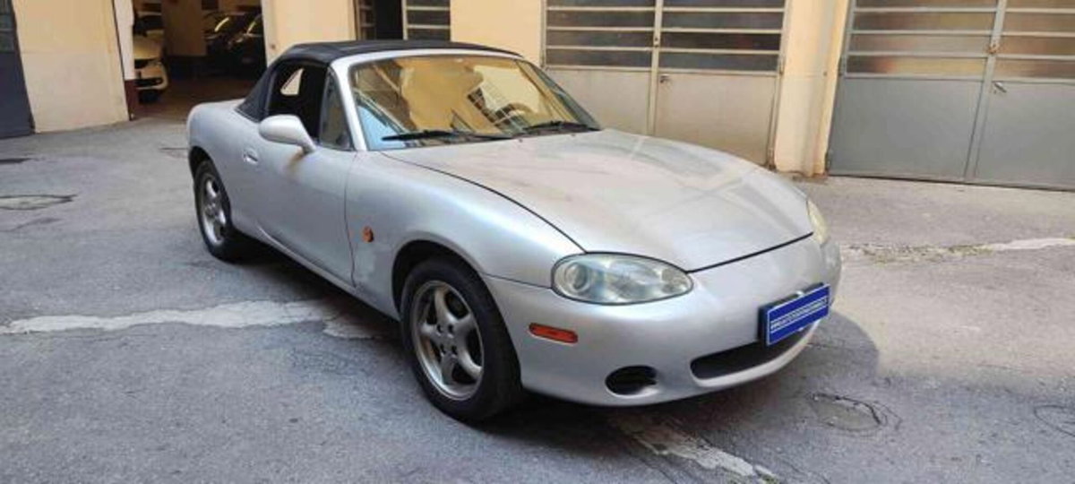 Mazda MX-5 1.6i 16V cat (2)