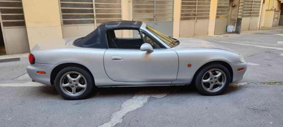 Mazda MX-5 1.6i 16V cat (3)