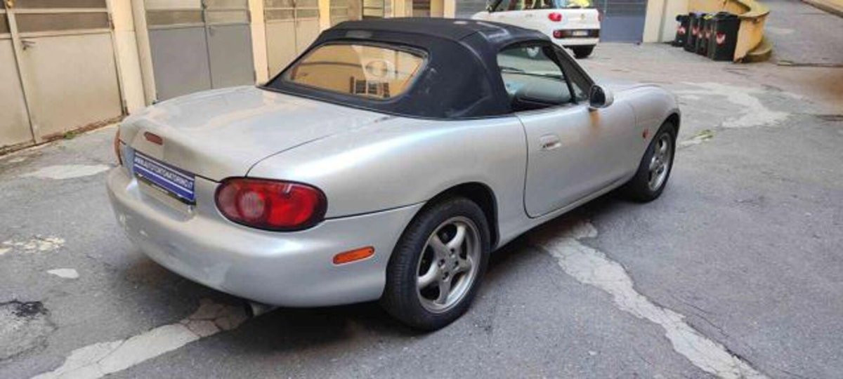 Mazda MX-5 1.6i 16V cat (4)