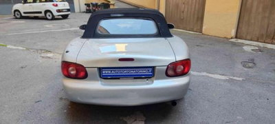 Mazda MX-5 1.6i 16V cat (6)