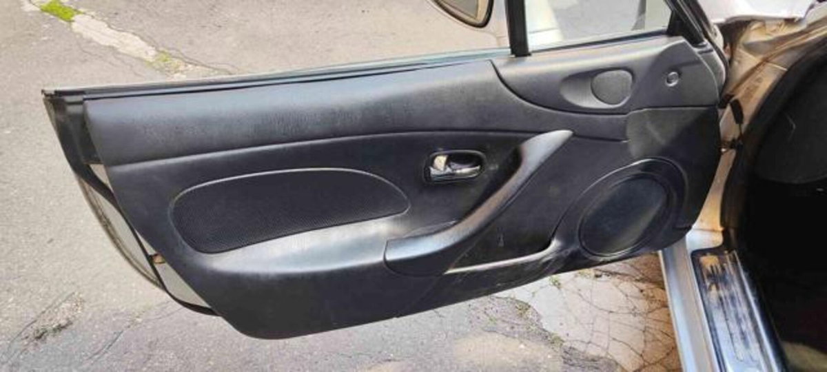 Mazda MX-5 1.6i 16V cat (8)
