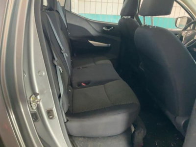 Nissan Navara 2.3 dCi 4WD Double Cab Acenta (5)