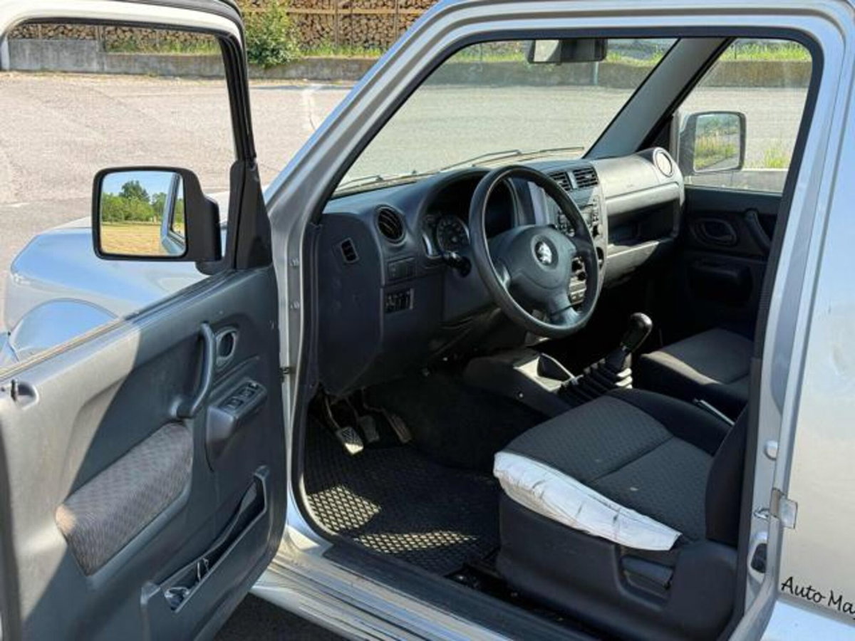 Suzuki Jimny 1.3i 16V cat 4WD JLX (4)