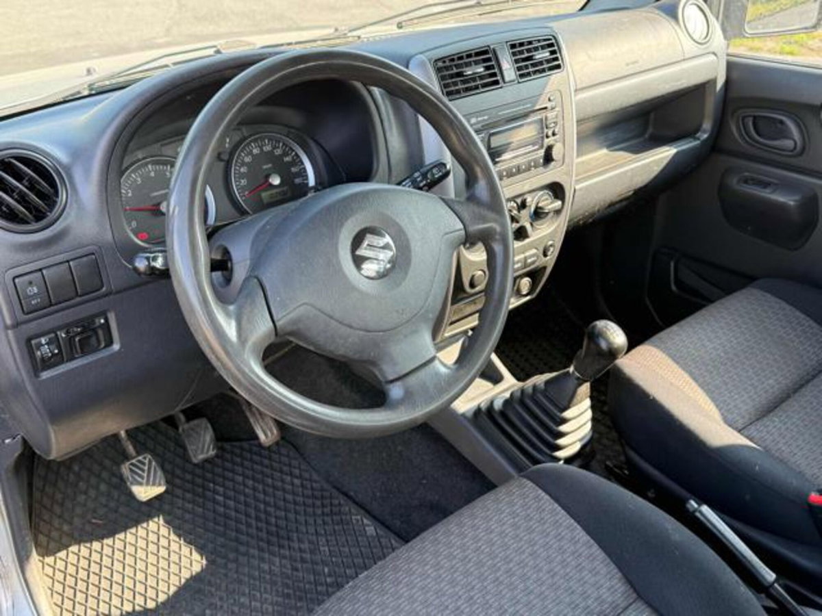 Suzuki Jimny 1.3i 16V cat 4WD JLX (5)
