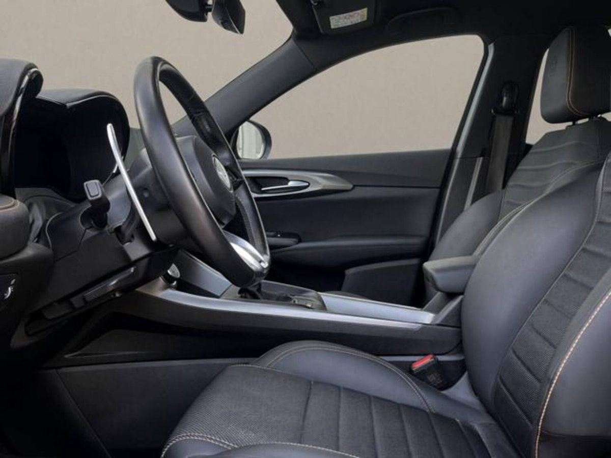 Alfa Romeo Tonale 1.3 phev Intensa Q4 280cv at6 (9)