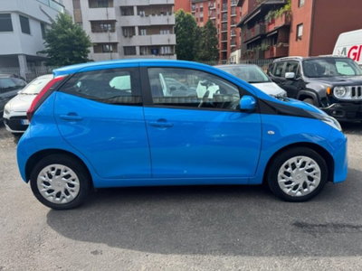Toyota Aygo 1.0 VVT-i 72 CV 5 porte x-cool MMT (4)