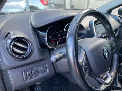 Renault Clio dCi 8V 90 CV 5 porte Moschino Intens (13)