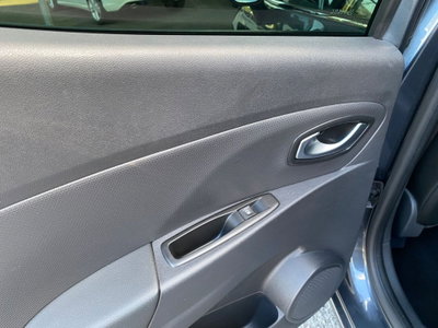 Renault Clio dCi 8V 90 CV 5 porte Moschino Intens (18)