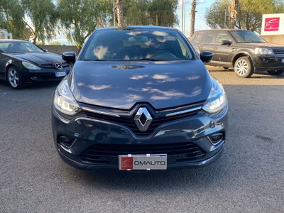 Renault Clio dCi 8V 90 CV 5 porte Moschino Intens (2)