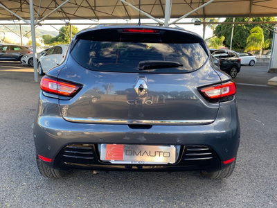Renault Clio dCi 8V 90 CV 5 porte Moschino Intens (4)