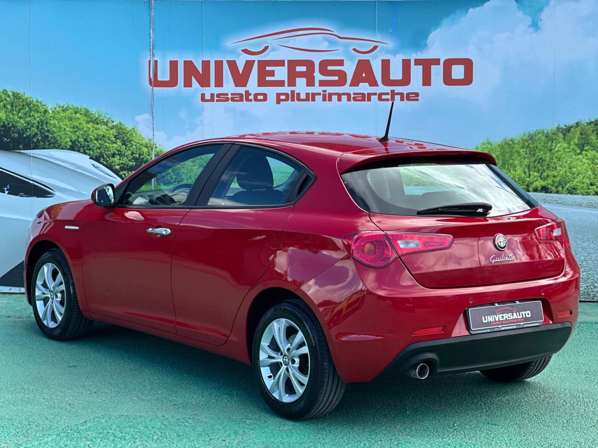 Alfa Romeo Giulietta 1.6 JTDm-2 Distinctive (4)