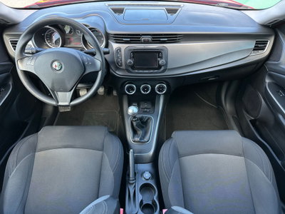 Alfa Romeo Giulietta 1.6 JTDm-2 Distinctive (6)
