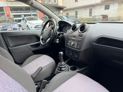 Ford Fiesta 1.4 TDCi 5p. Ghia (13)