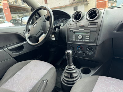 Ford Fiesta 1.4 TDCi 5p. Ghia (15)