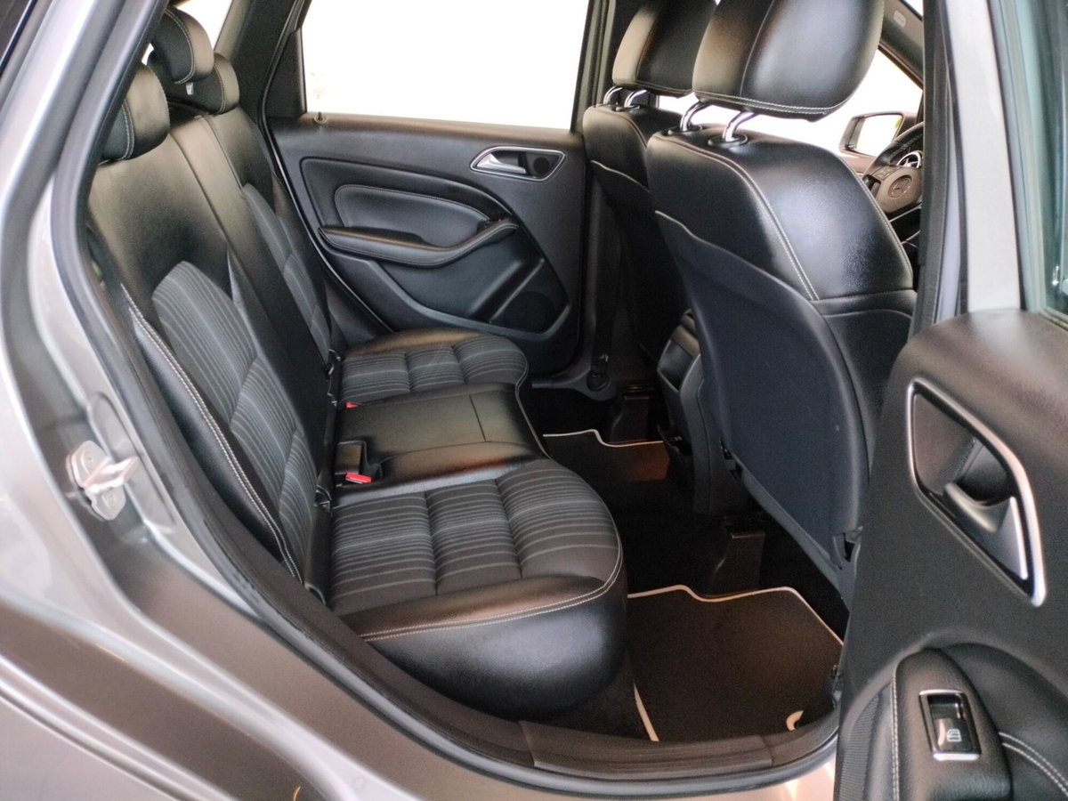 Mercedes-Benz Classe B 180 CDI Executive (13)