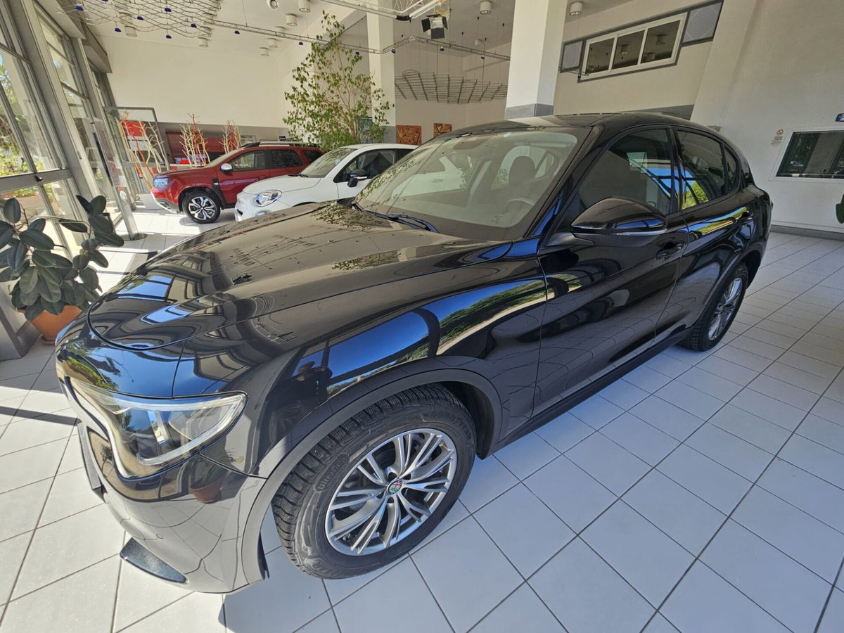 Alfa Romeo Stelvio Stelvio 2.2 Turbodiesel 160 CV AT8 RWD Super Business (2)