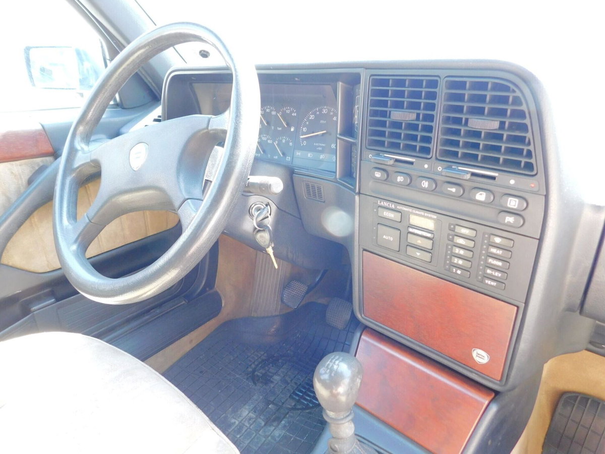 Lancia Thema turbodiesel LS (16)