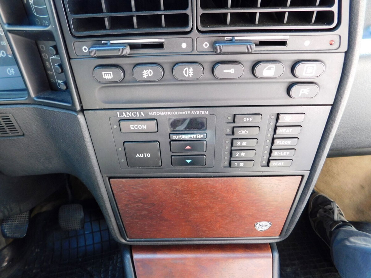 Lancia Thema turbodiesel LS (17)