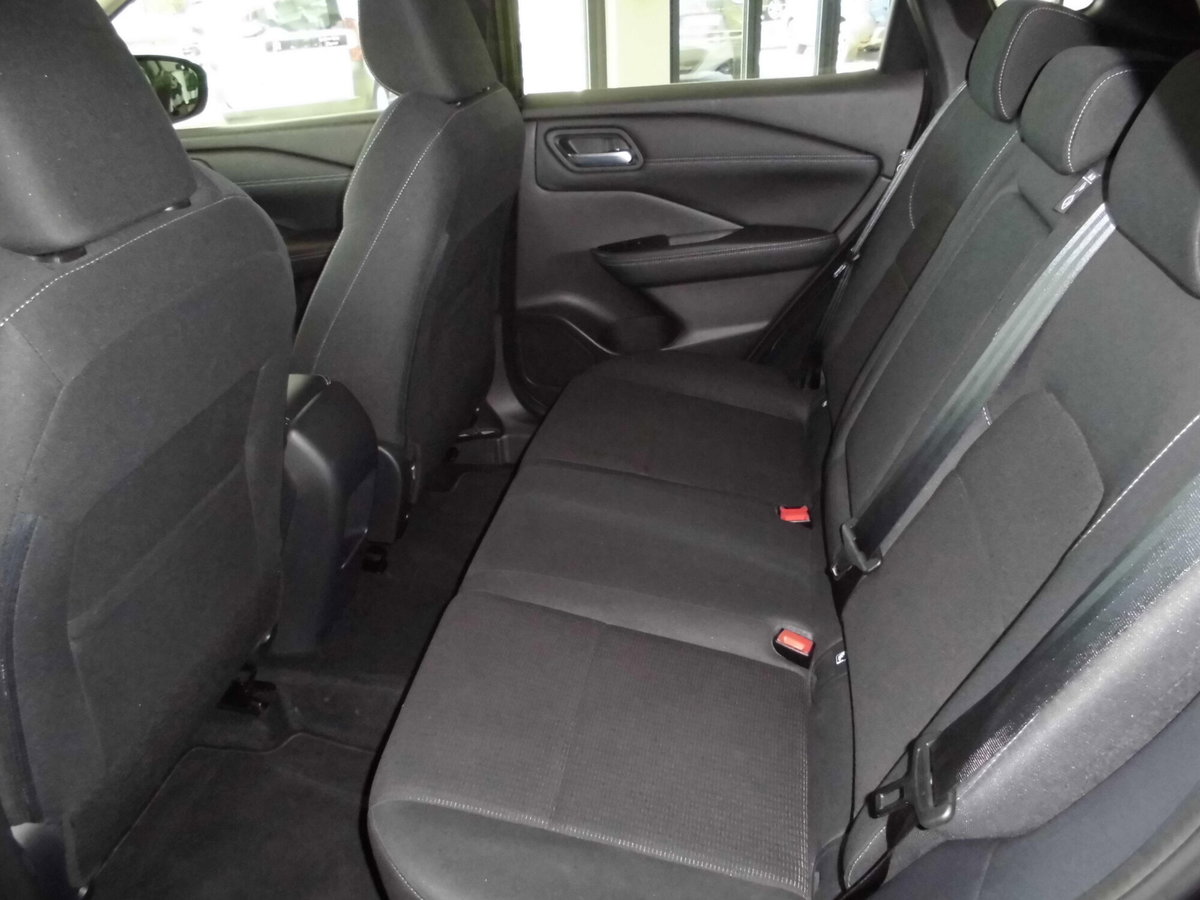 Nissan Qashqai MHEV 140 CV N-Style (11)