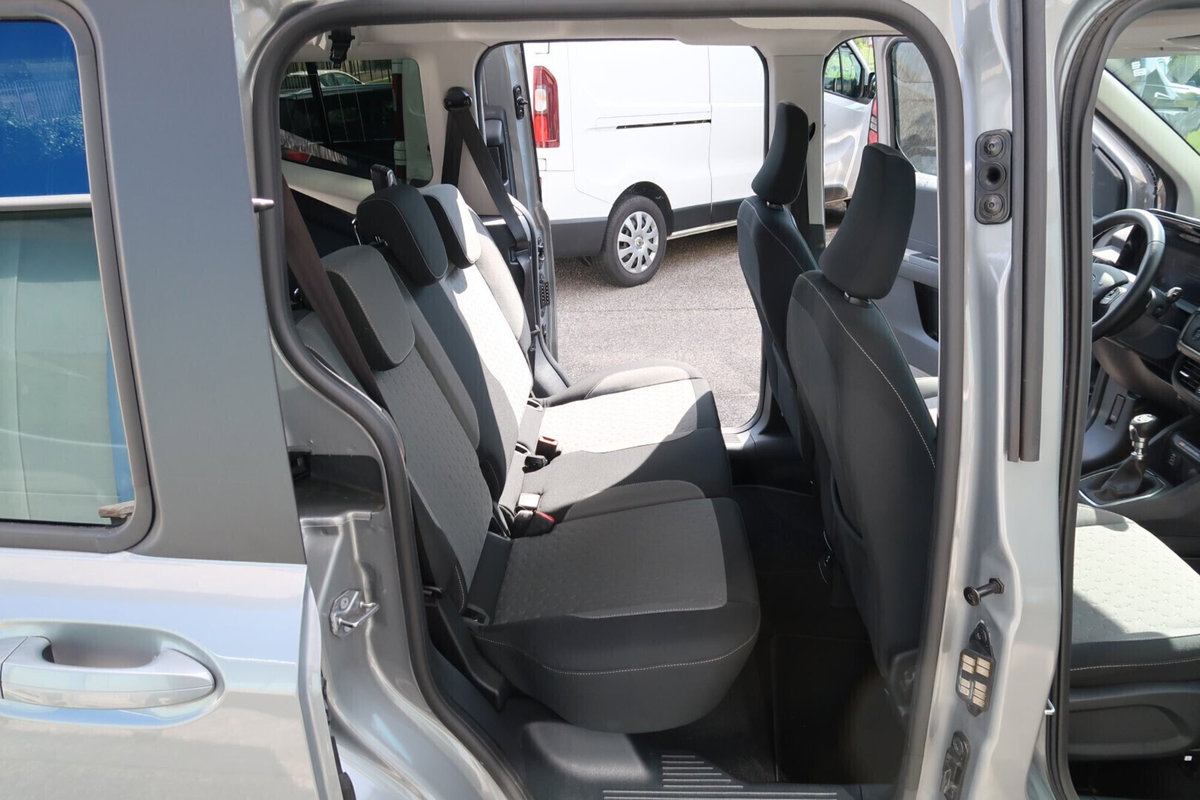 Ford Tourneo Courier 1.0 EcoBoost 100 CV Titanium (10)