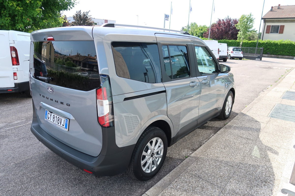 Ford Tourneo Courier 1.0 EcoBoost 100 CV Titanium (5)