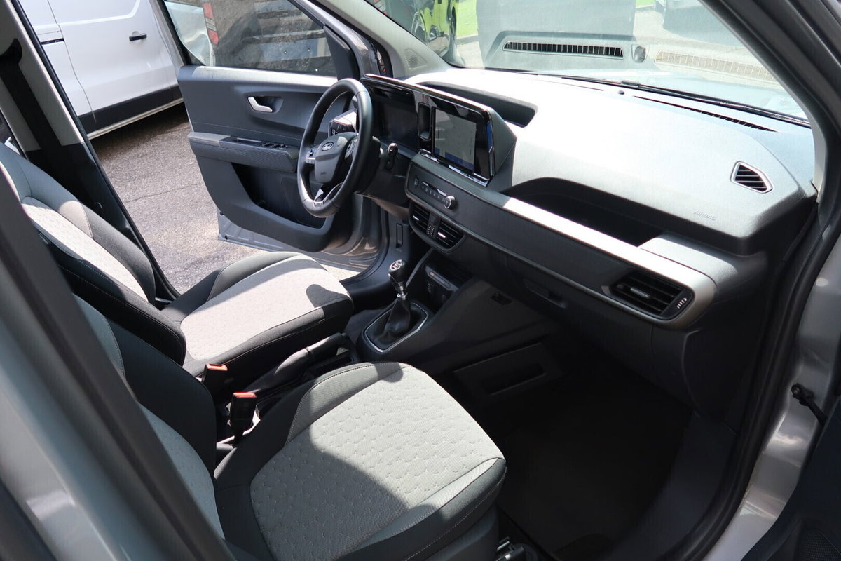 Ford Tourneo Courier 1.0 EcoBoost 100 CV Titanium (9)