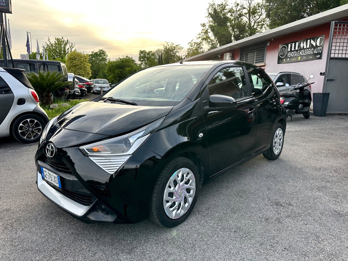 Toyota Aygo Connect 1.0 VVT-i 72 CV 5 porte x-play
