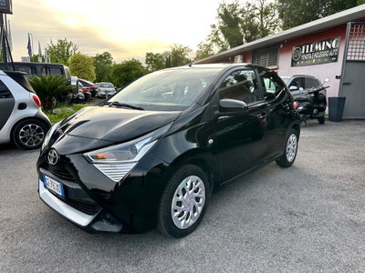 Toyota Aygo Connect 1.0 VVT-i 72 CV 5 porte x-play usata