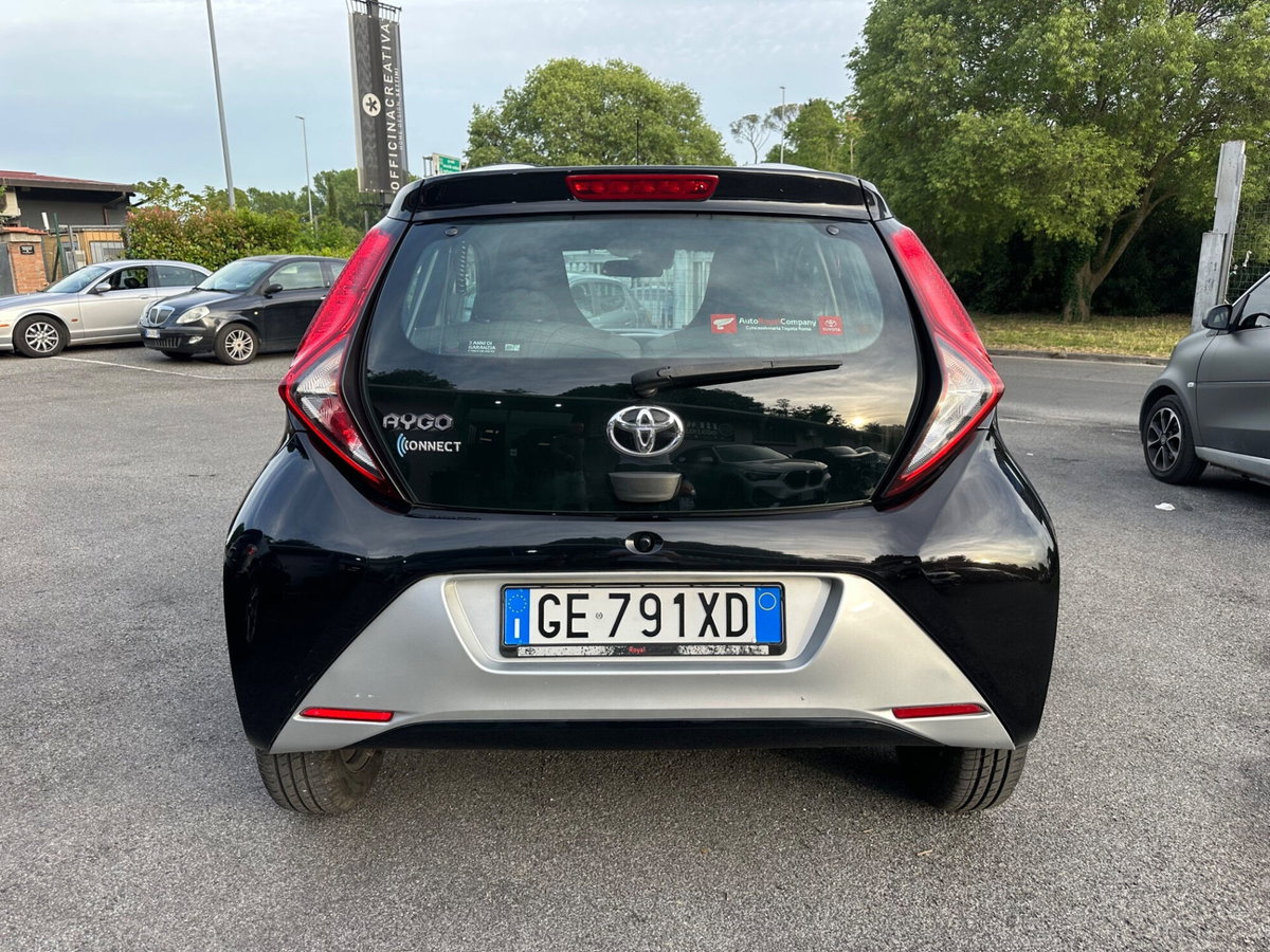 Toyota Aygo Connect 1.0 VVT-i 72 CV 5 porte x-play (10)