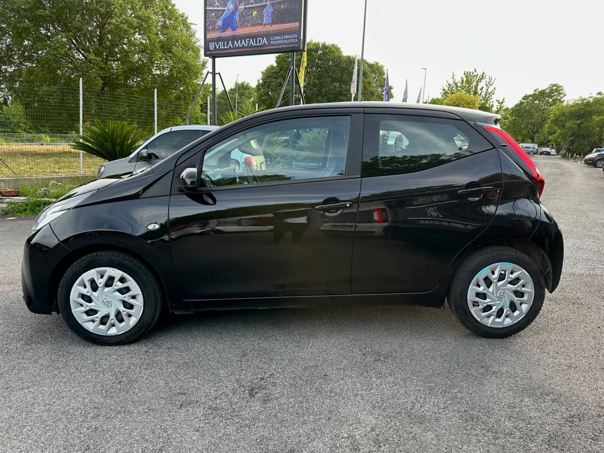 Toyota Aygo Connect 1.0 VVT-i 72 CV 5 porte x-play (13)