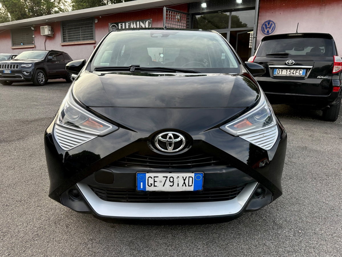 Toyota Aygo Connect 1.0 VVT-i 72 CV 5 porte x-play (2)