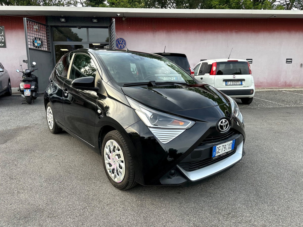 Toyota Aygo Connect 1.0 VVT-i 72 CV 5 porte x-play (3)