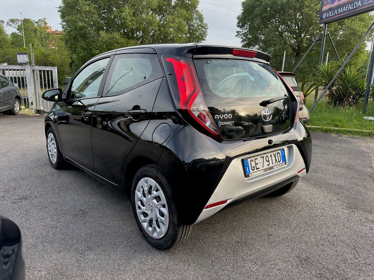 Toyota Aygo Connect 1.0 VVT-i 72 CV 5 porte x-play (9)