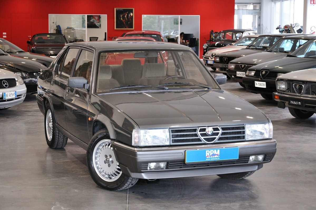 Alfa Romeo Alfa 90 2.5i Quadrifoglio Oro