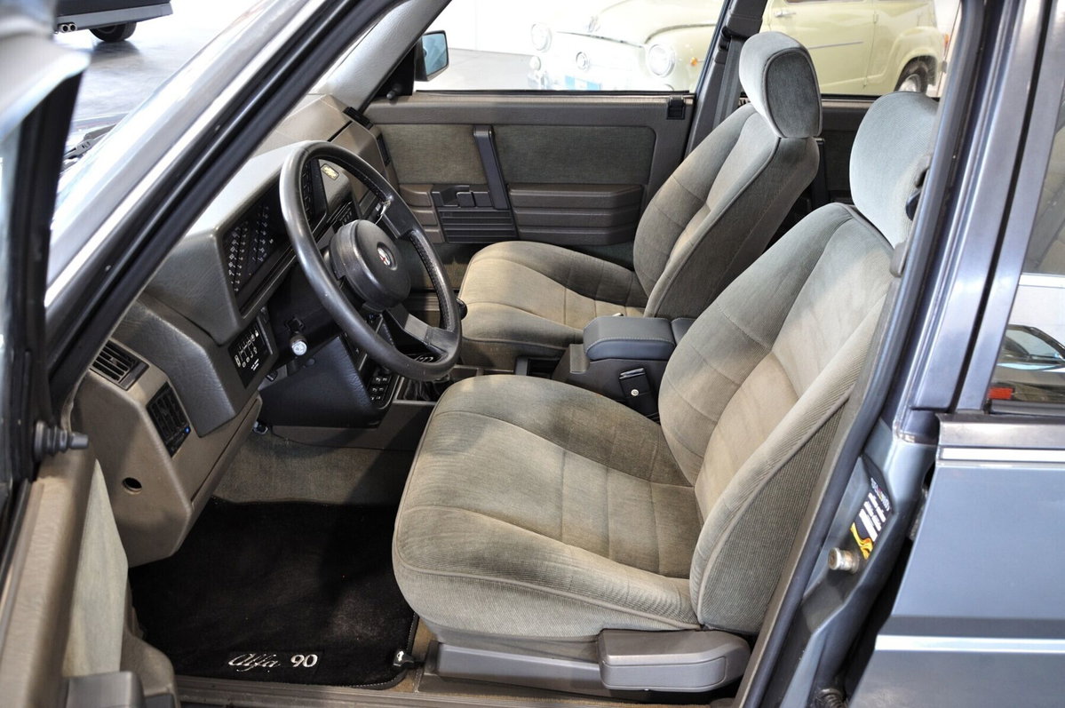 Alfa Romeo Alfa 90 2.5i Quadrifoglio Oro (11)