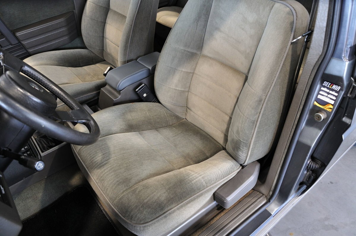 Alfa Romeo Alfa 90 2.5i Quadrifoglio Oro (14)