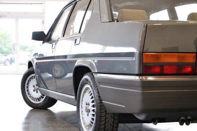Alfa Romeo Alfa 90 2.5i Quadrifoglio Oro (16)