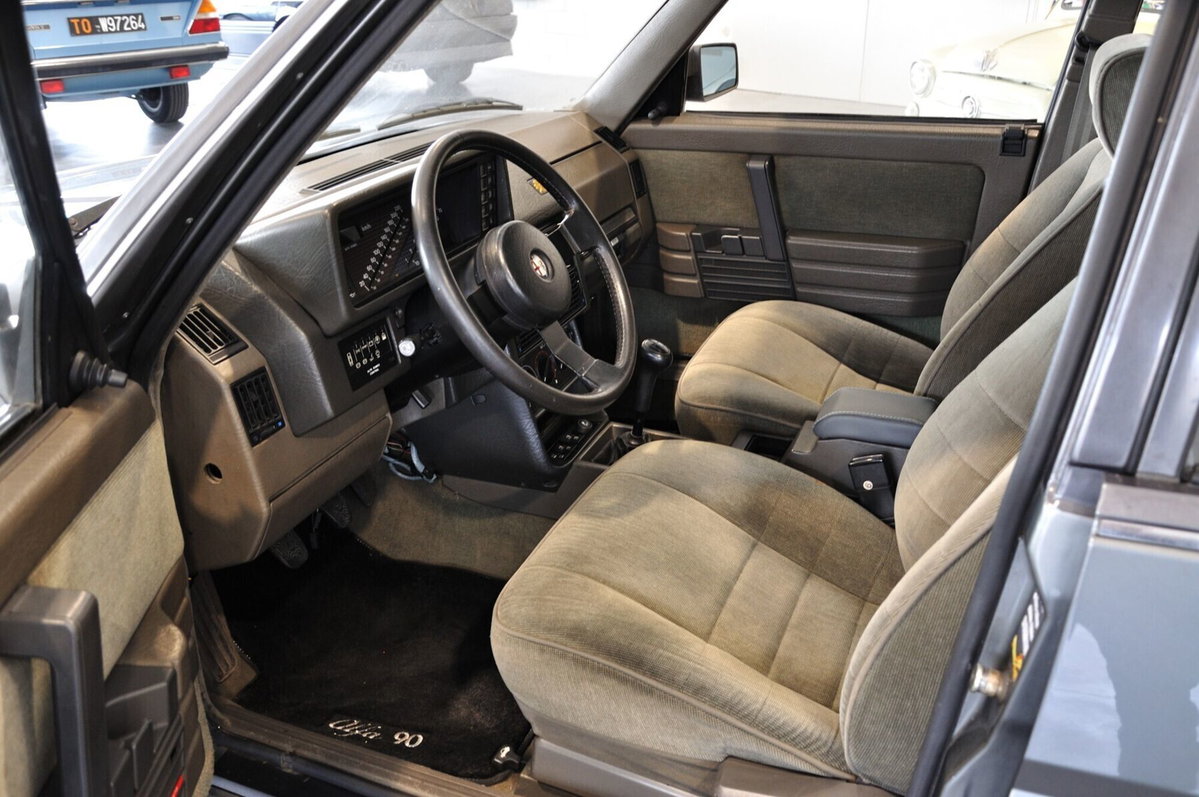 Alfa Romeo Alfa 90 2.5i Quadrifoglio Oro (19)