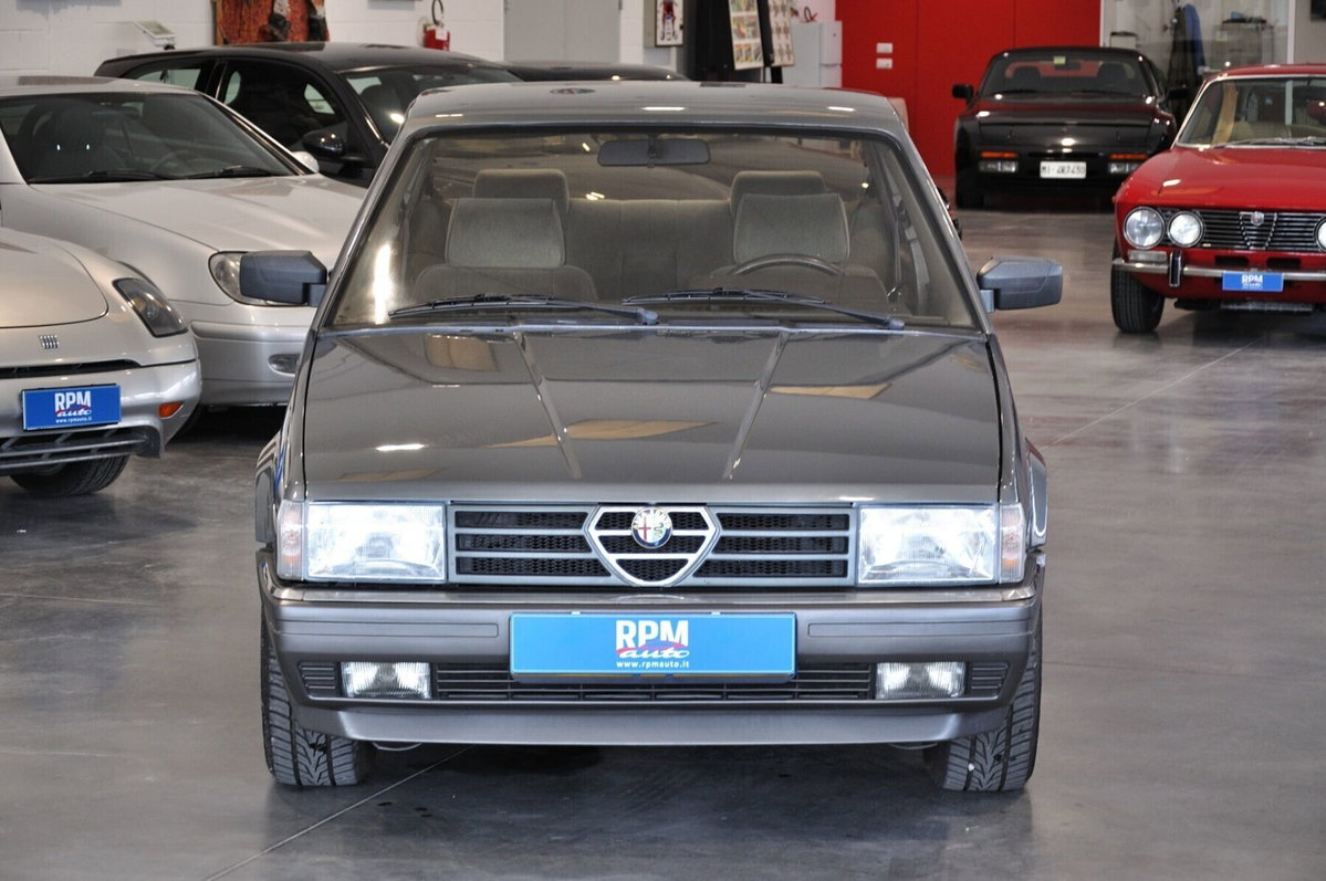 Alfa Romeo Alfa 90 2.5i Quadrifoglio Oro (3)