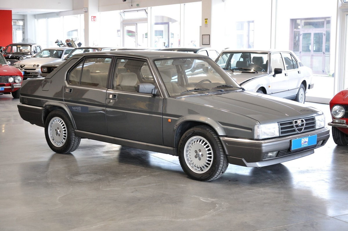 Alfa Romeo Alfa 90 2.5i Quadrifoglio Oro (4)