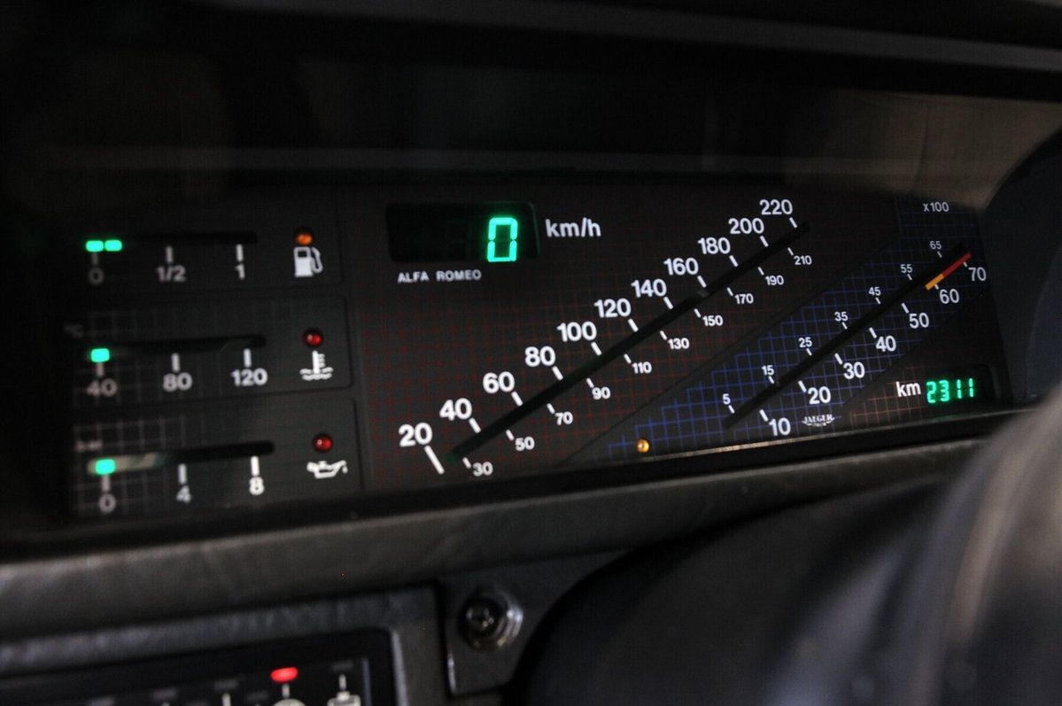 Alfa Romeo Alfa 90 2.5i Quadrifoglio Oro (9)