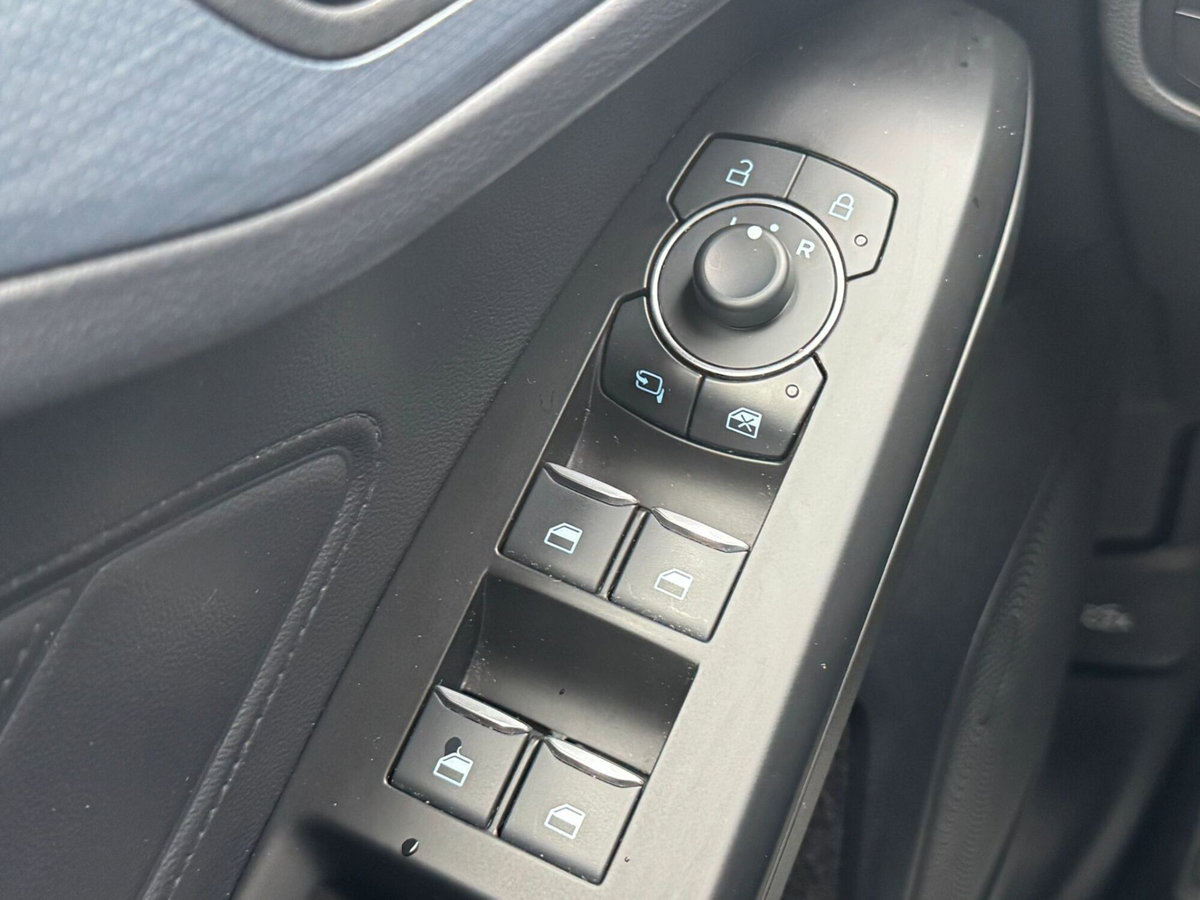 Ford Focus 1.0 EcoBoost Hybrid 125 CV Powershift 5p. Active X (17)