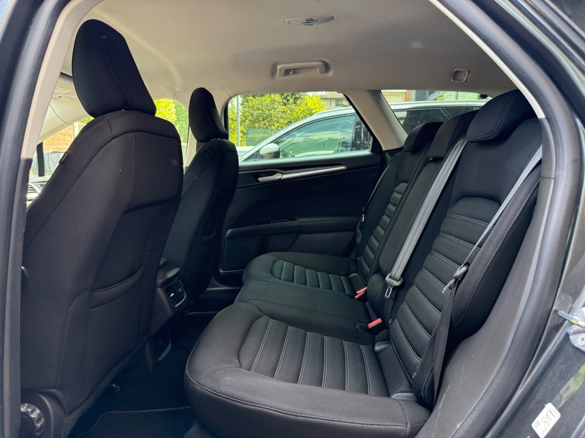 Ford Mondeo Station Wagon 2.0 TDCi 150 CV S&S Powershift SW Titanium Business (10)