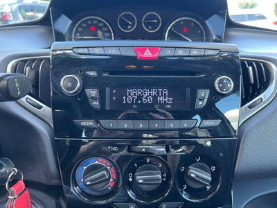 Lancia Ypsilon 1.3 MJT 16V 95 CV 5 porte S&S Elle (11)