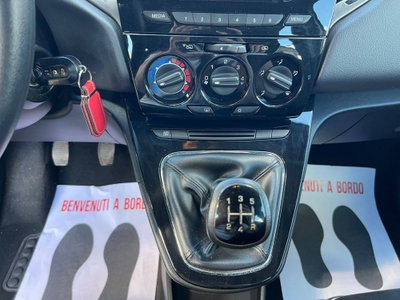 Lancia Ypsilon 1.3 MJT 16V 95 CV 5 porte S&S Elle (13)