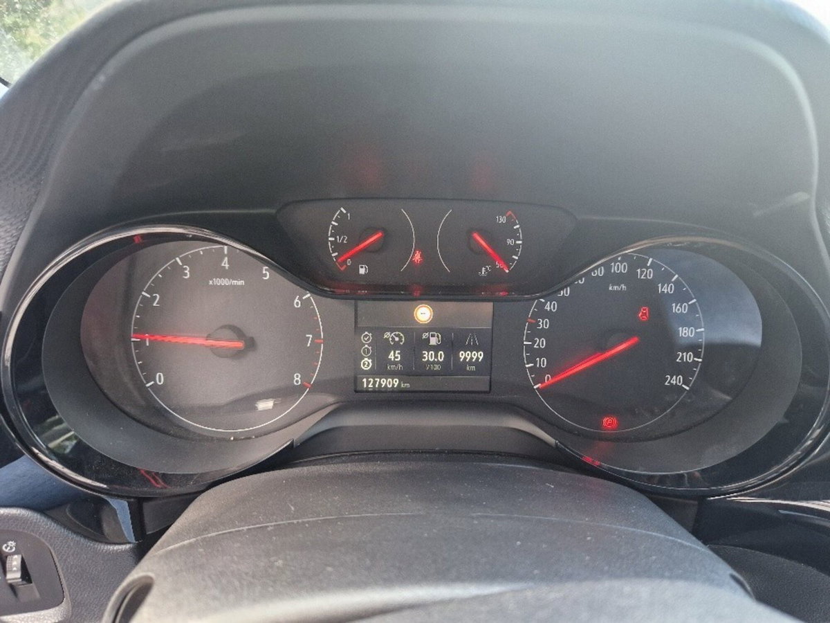 Opel Corsa 1.2 Elegance (8)