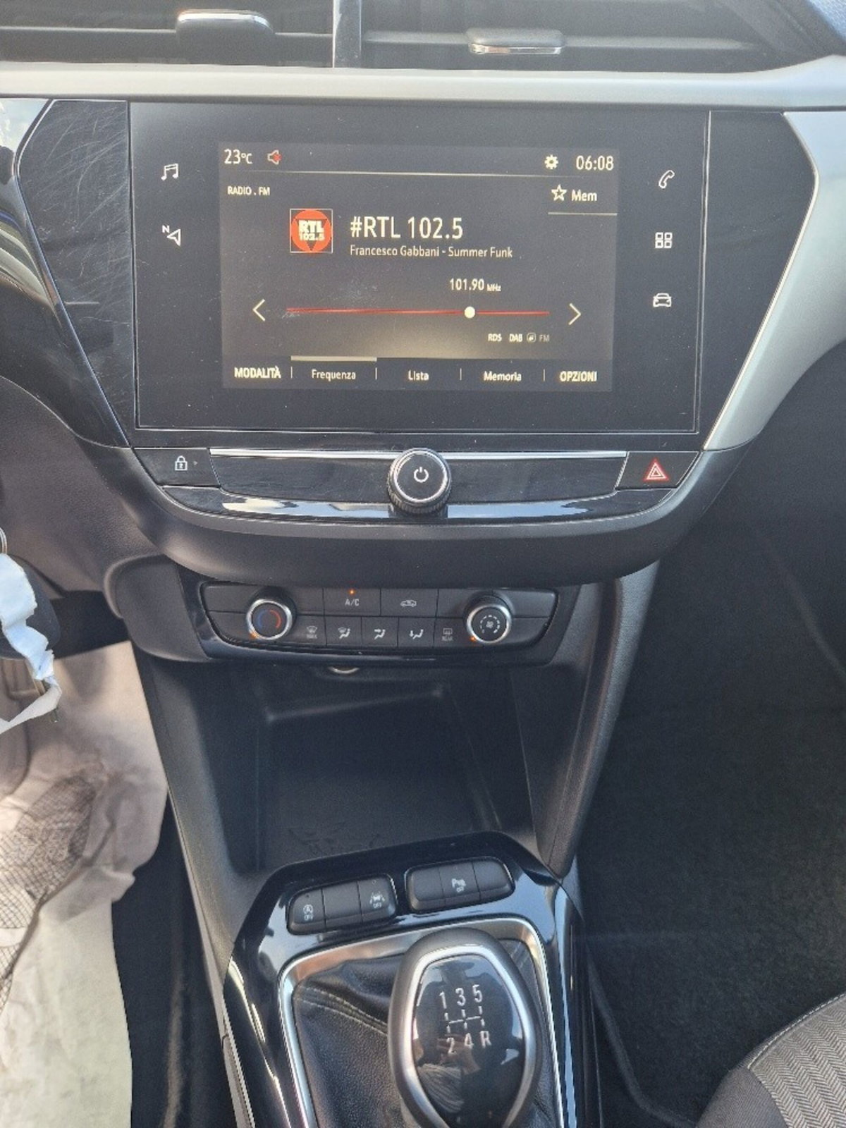Opel Corsa 1.2 Elegance (9)