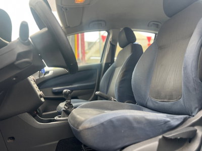 Opel Corsa 1.2 5 porte Easytronic Enjoy (8)
