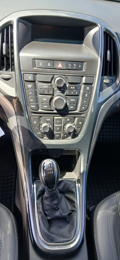 Opel Astra 1.7 CDTI 110CV 5 porte Cosmo (10)